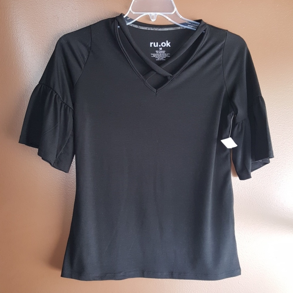 Women's blouse puff sleeve.